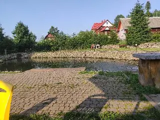 Форелевий двір — фото