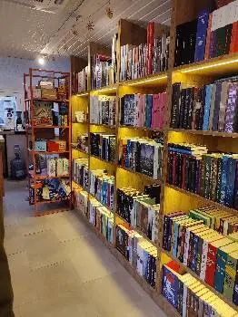 книги. кава. вініл. — фото 4