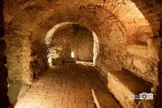 Підземелля Гарнізонного храму Святих Апостолів Петра і Павла — фото