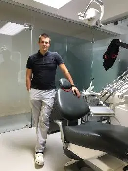 Стоматолог у Львові - Приходько Данило Володимирович / Стоматологічна клініка De Light — фото