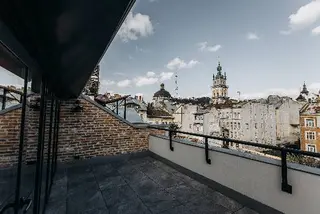 Мазох. Готель та кафе — фото
