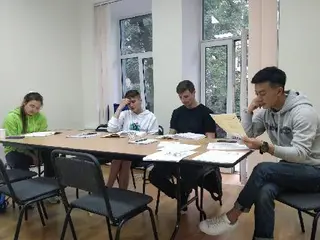 Школа китайської мови «Лаоши» 老师 Школа китайского языка «Лаоши» — фото