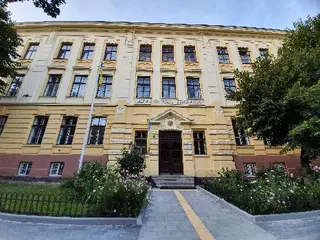 Львівська академічна гімназія при НУ «Львівська політехніка» — фото