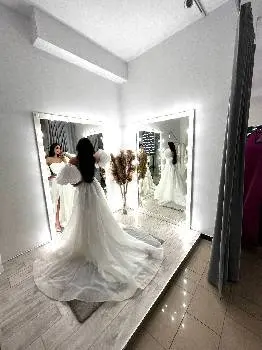 «White Story» салон весільних та вечірніх суконь — фото 2