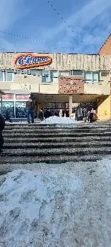 Косметика різних брендів. Avon , Oriflame — фото
