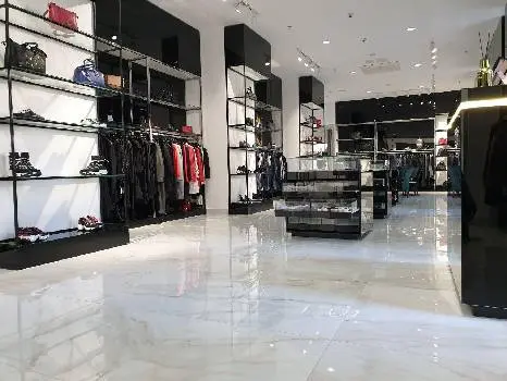 Diforte: брендовая одежда Emporio Armani и EA7. Обувь Емпорио Армани и ЕА7 — фото 3