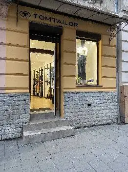 Магазин одягу Tom Tailor — фото