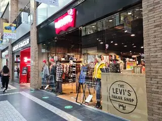 Levi's — фото