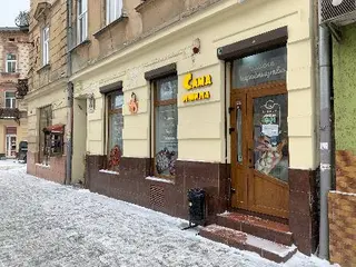 Сама ліпила — фото