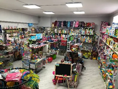 Магазин іграшок та канцтоварів «Класики» — фото 4